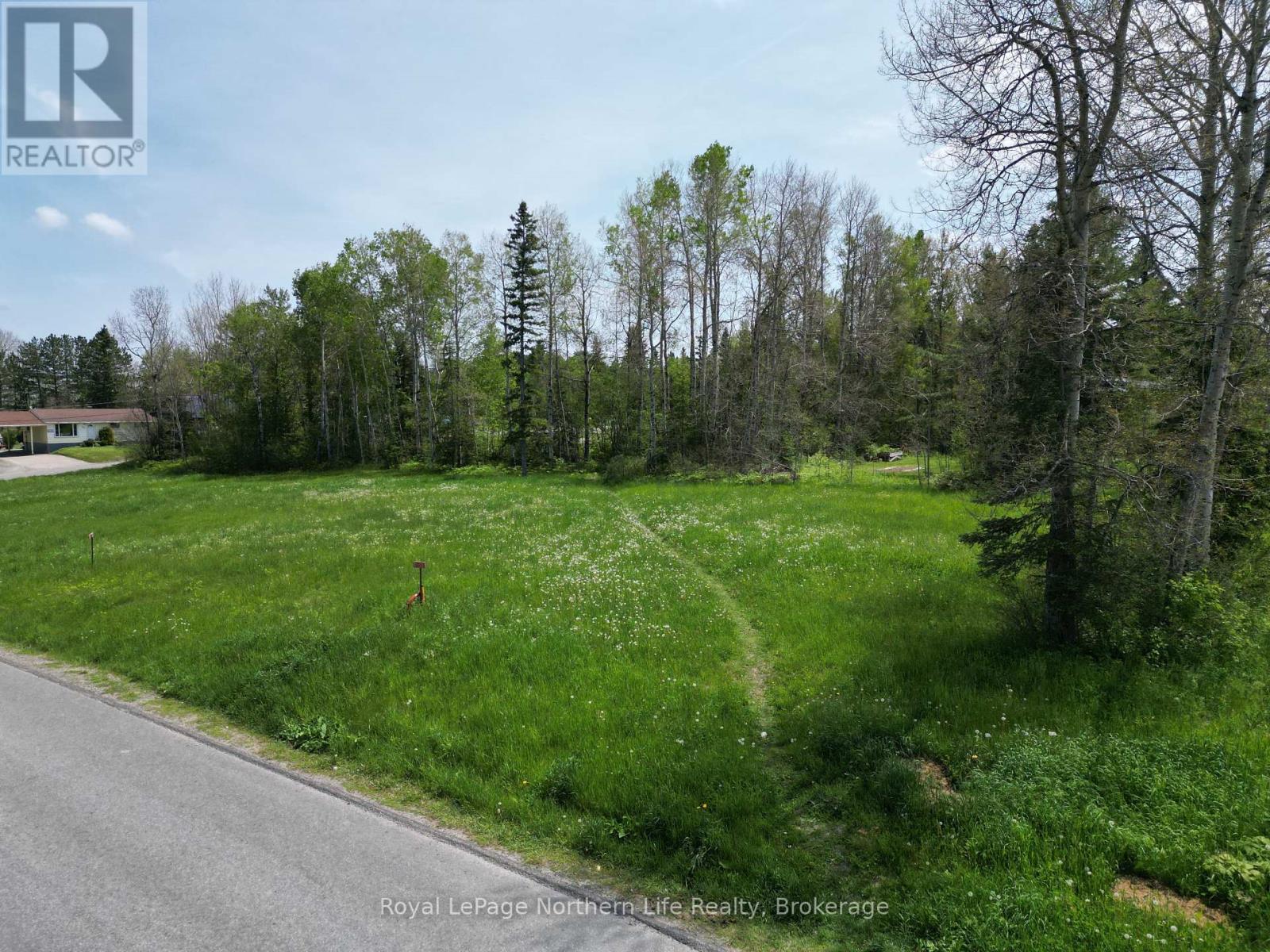 540 Mccamus Avenue Property Photo 2