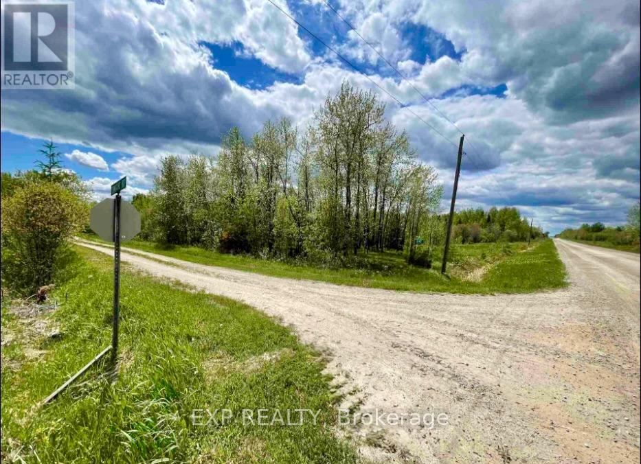 642 Nahma Road Property Photo 1