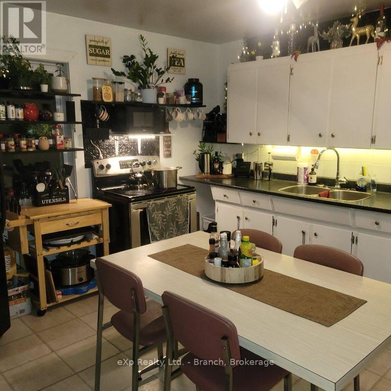 29 Woods Street Property Photo 11