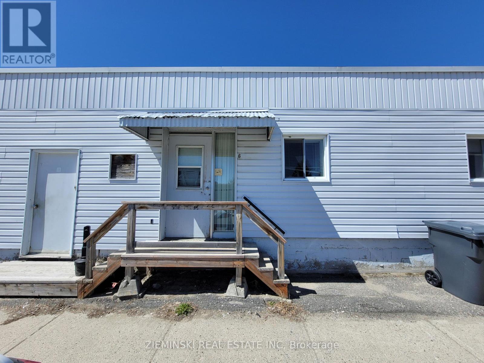 190 Main Street Property Photo 2