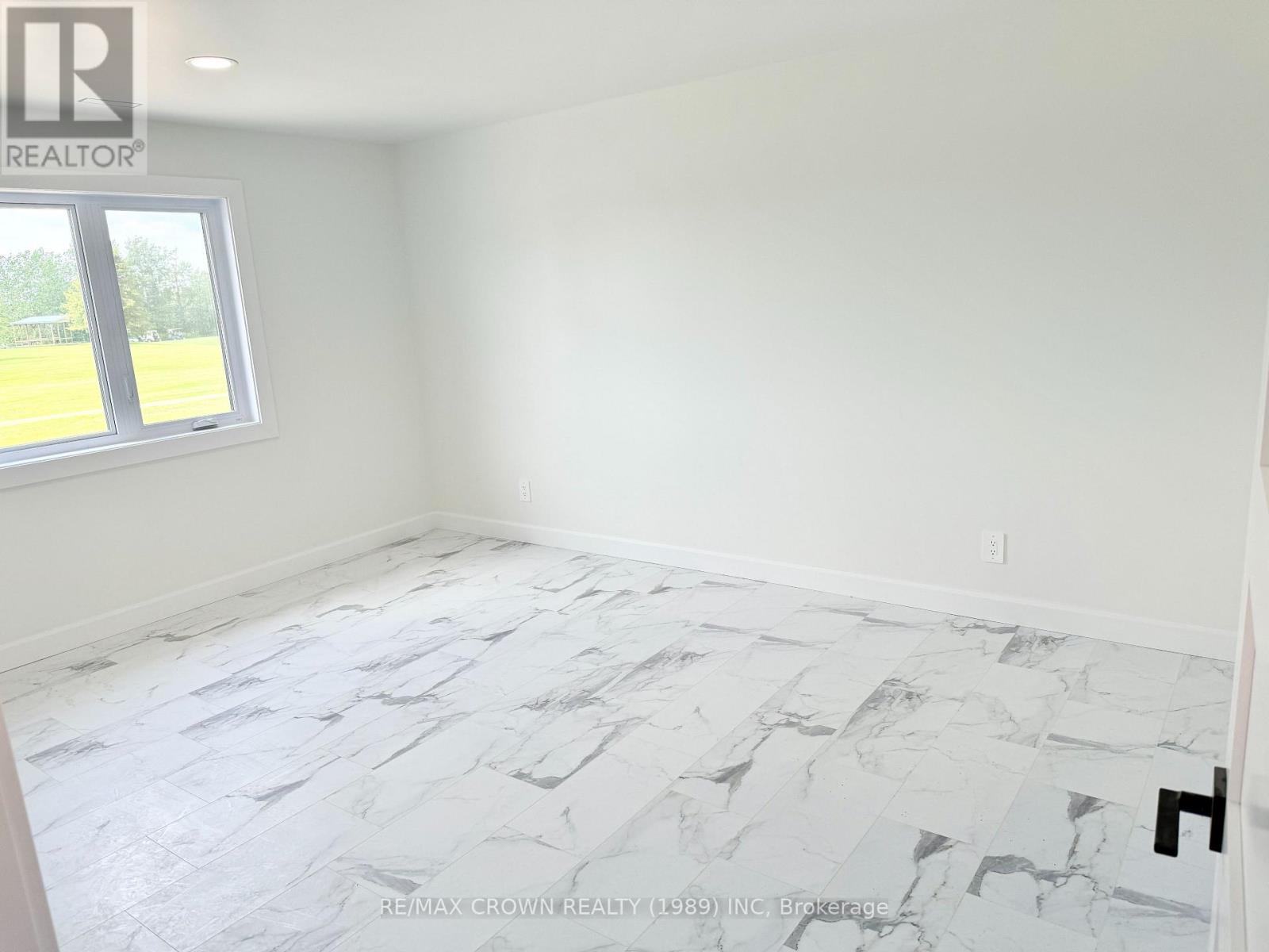 20 Golf Street Property Photo 16