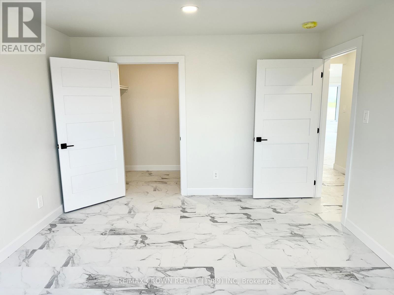 20 Golf Street Property Photo 19