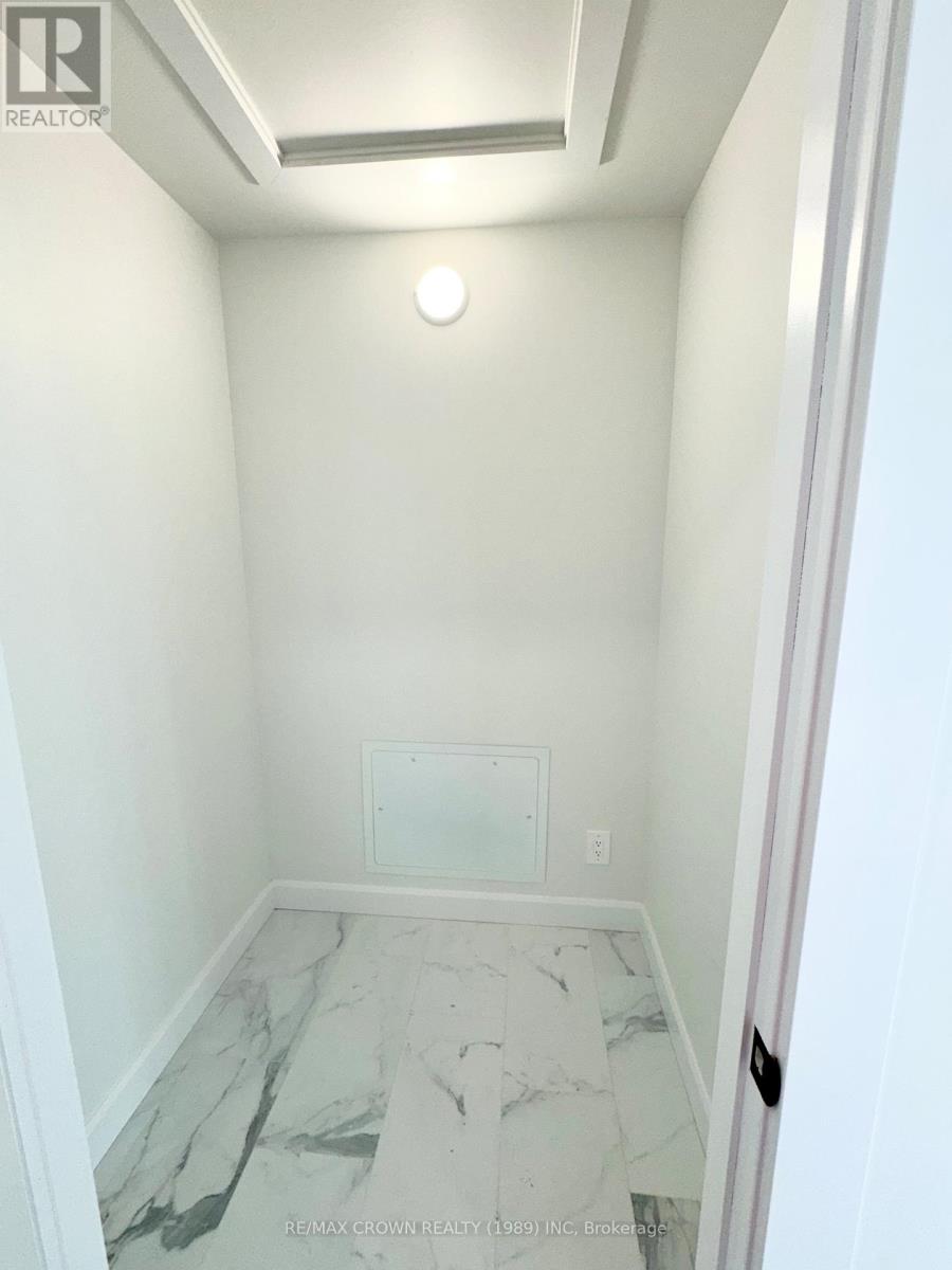 20 Golf Street Property Photo 26