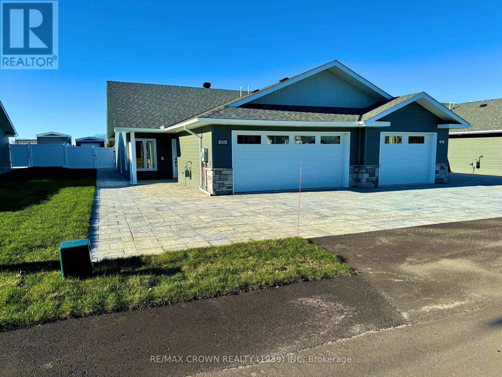 20 Golf Street Property Photo 36