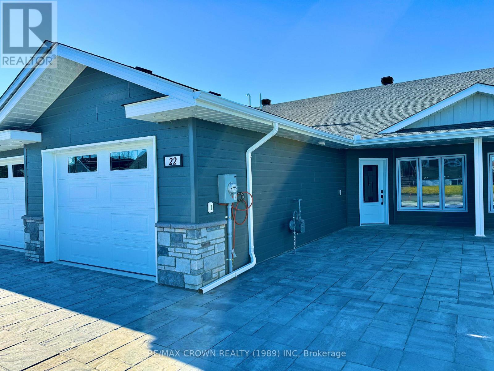 22 Golf Street Property Photo 1