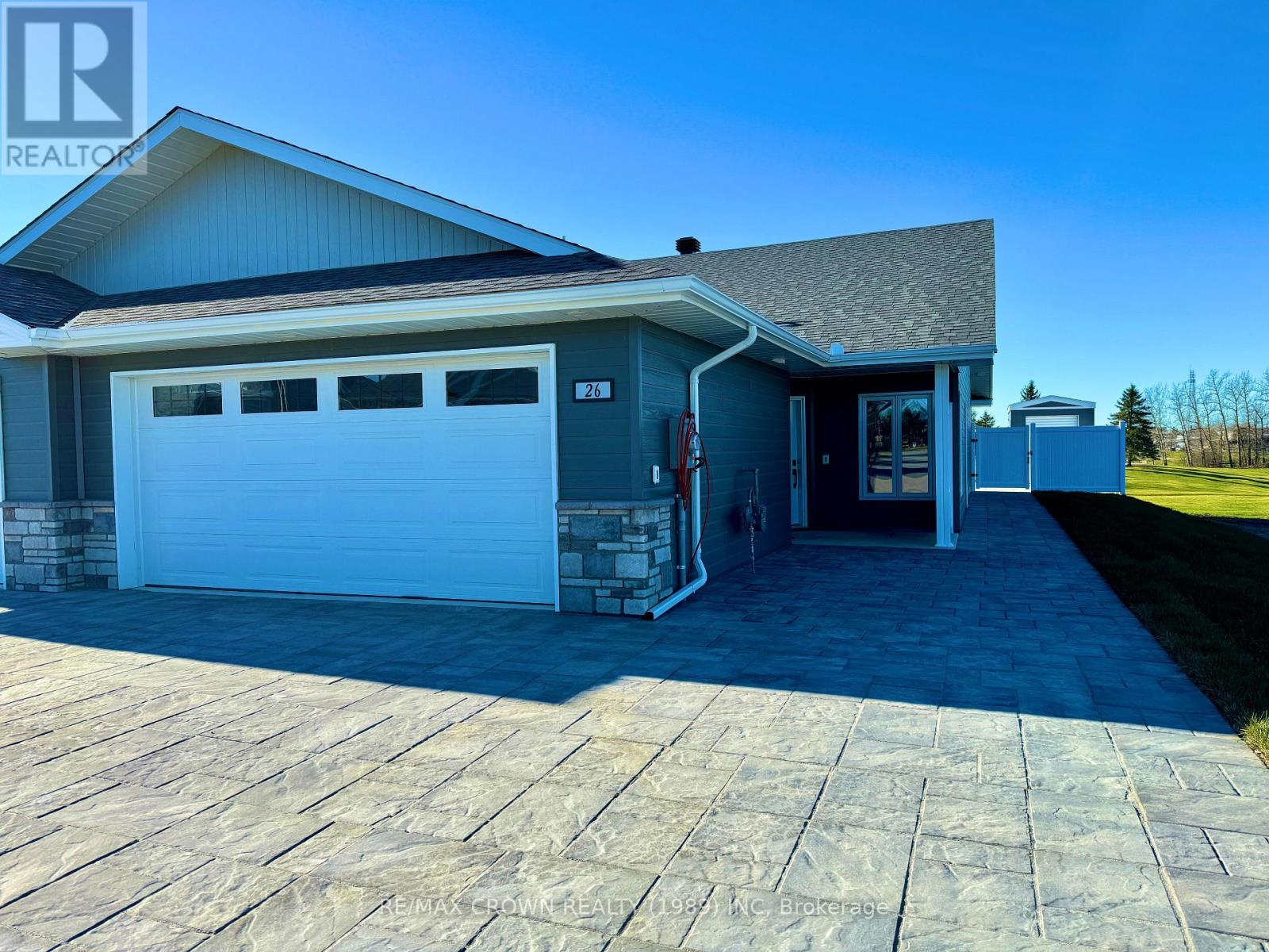 26 Golf Street Property Photo 1