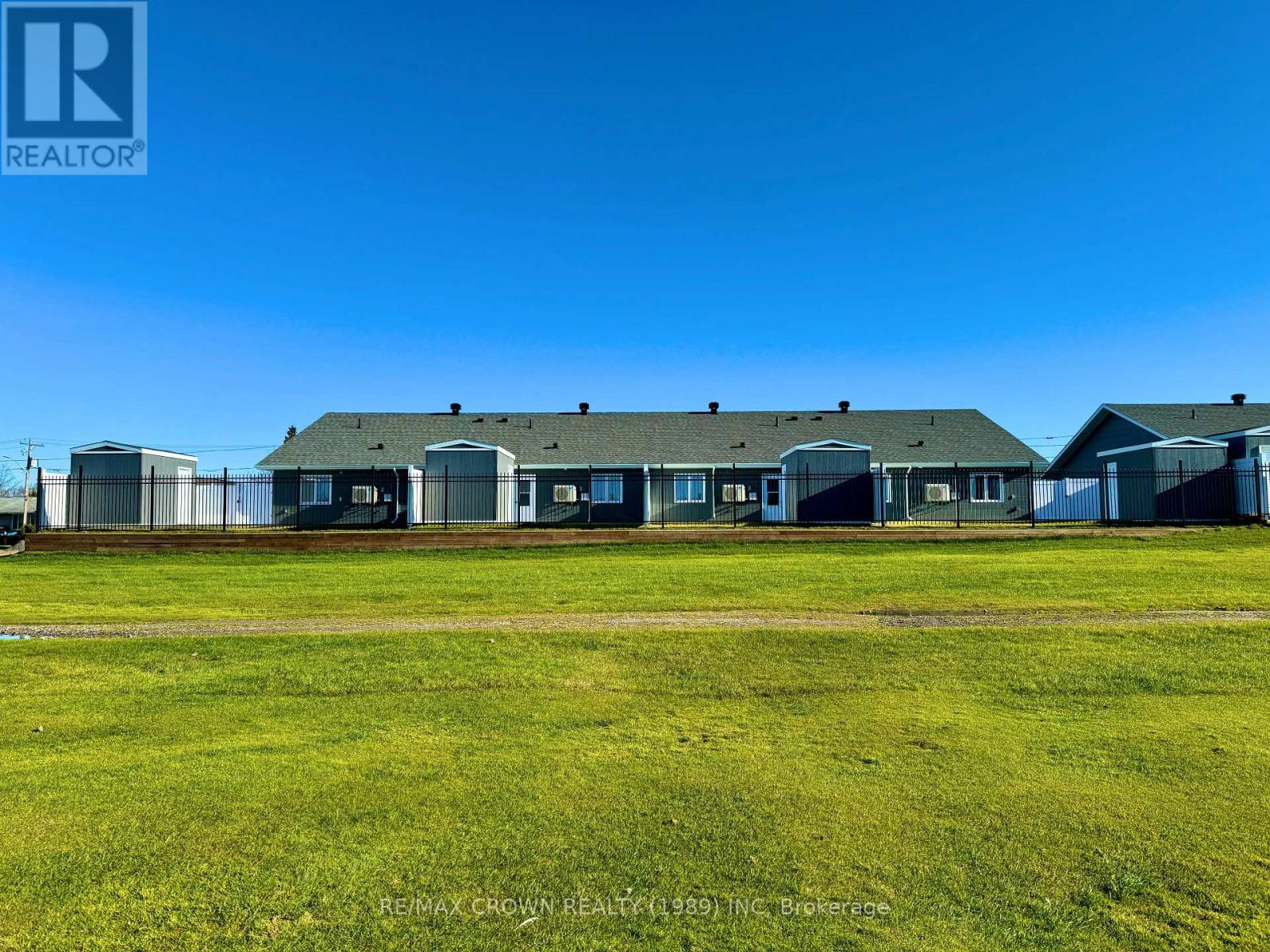 26 Golf Street Property Photo 3