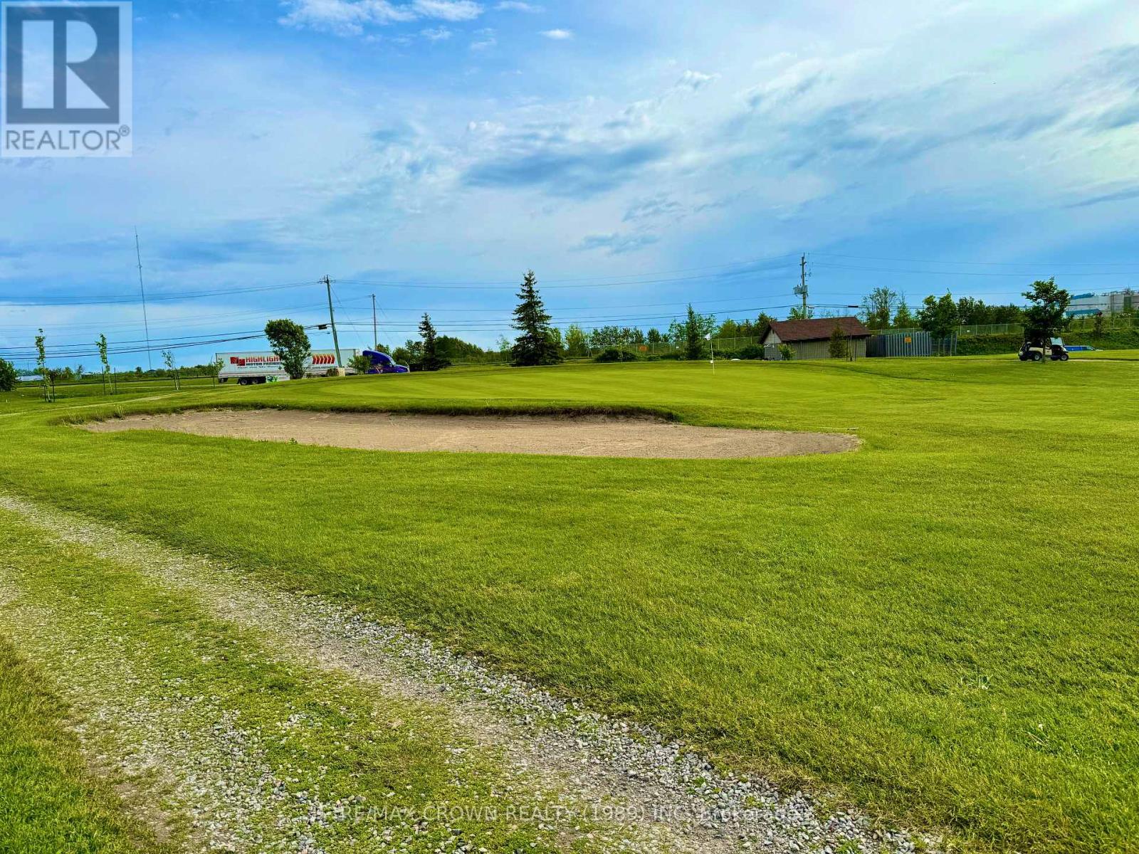 26 Golf Street Property Photo 4