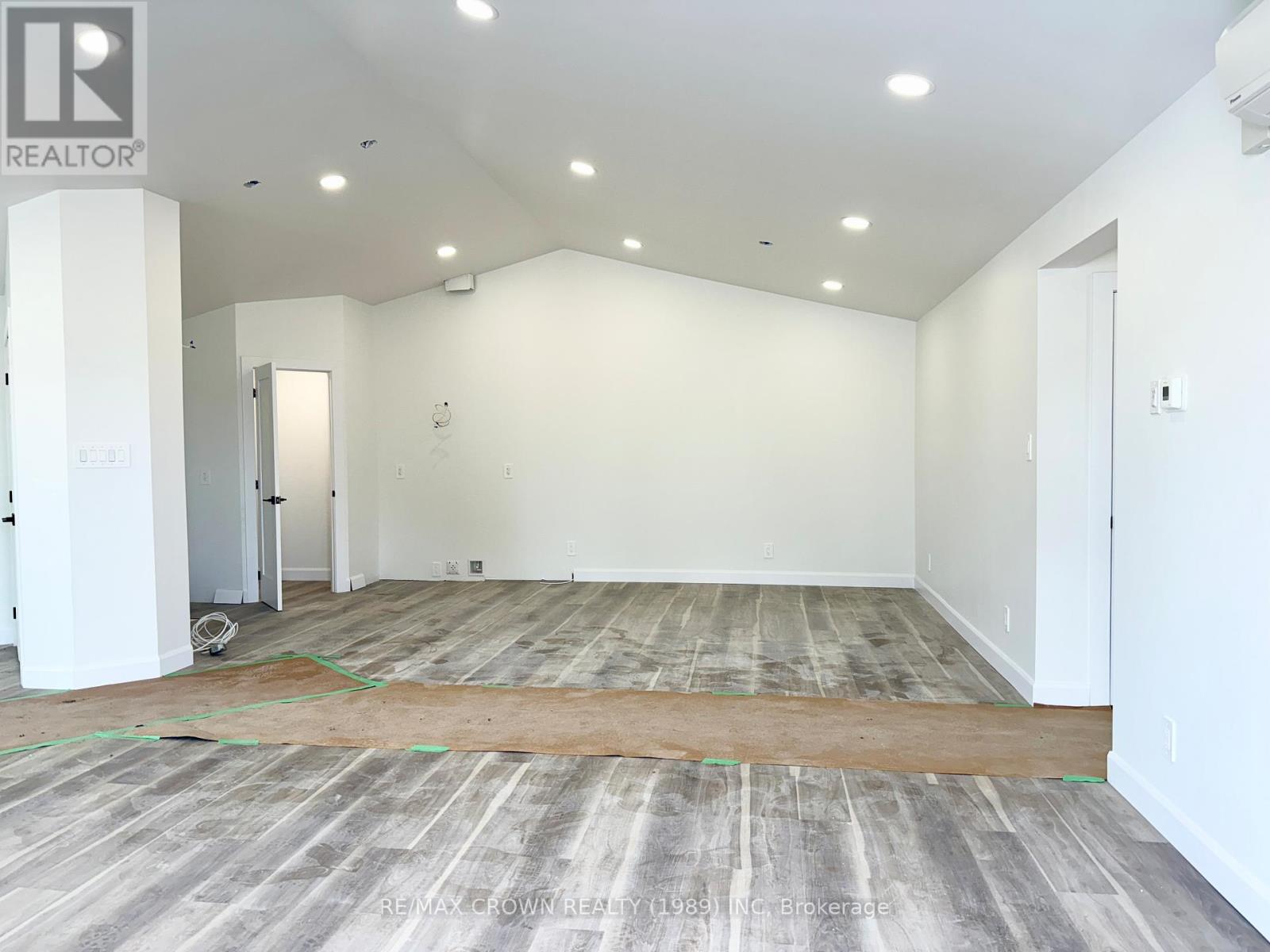 26 Golf Street Property Photo 6