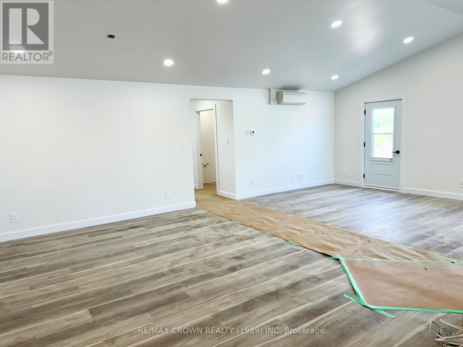 26 Golf Street Property Photo 9