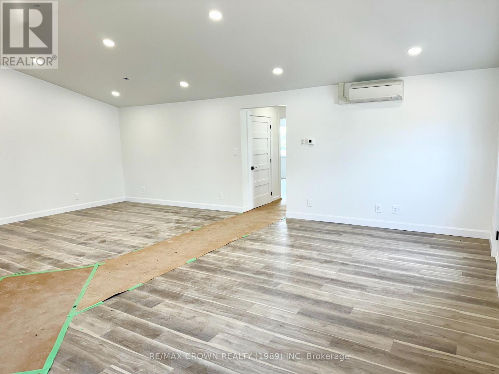 26 Golf Street Property Photo 10