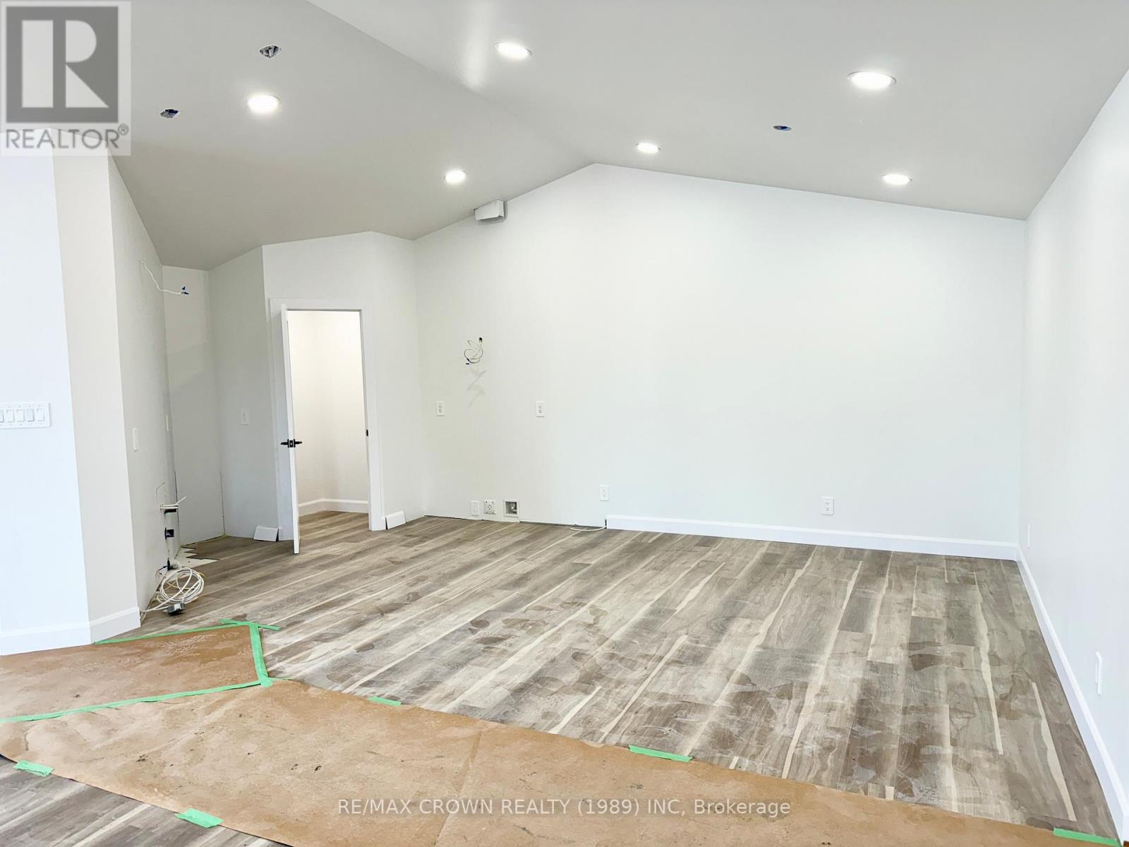 26 Golf Street Property Photo 12