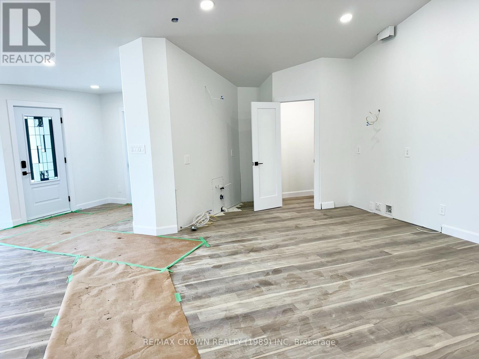 26 Golf Street Property Photo 13