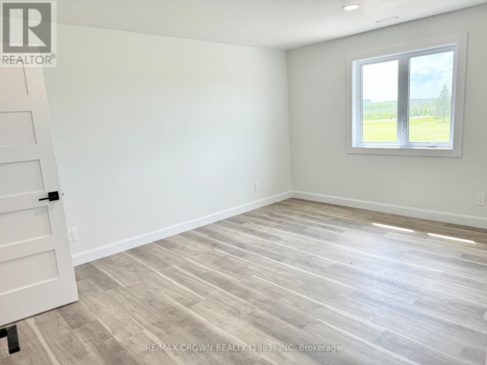26 Golf Street Property Photo 17