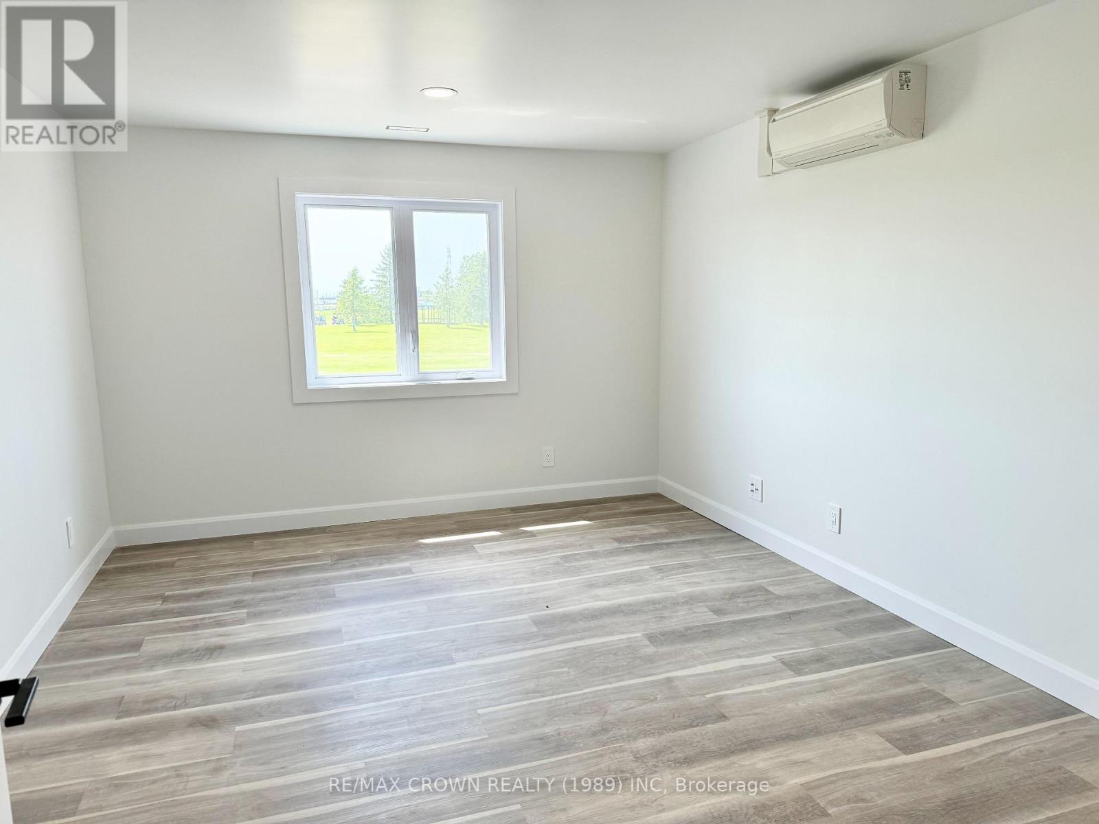26 Golf Street Property Photo 18