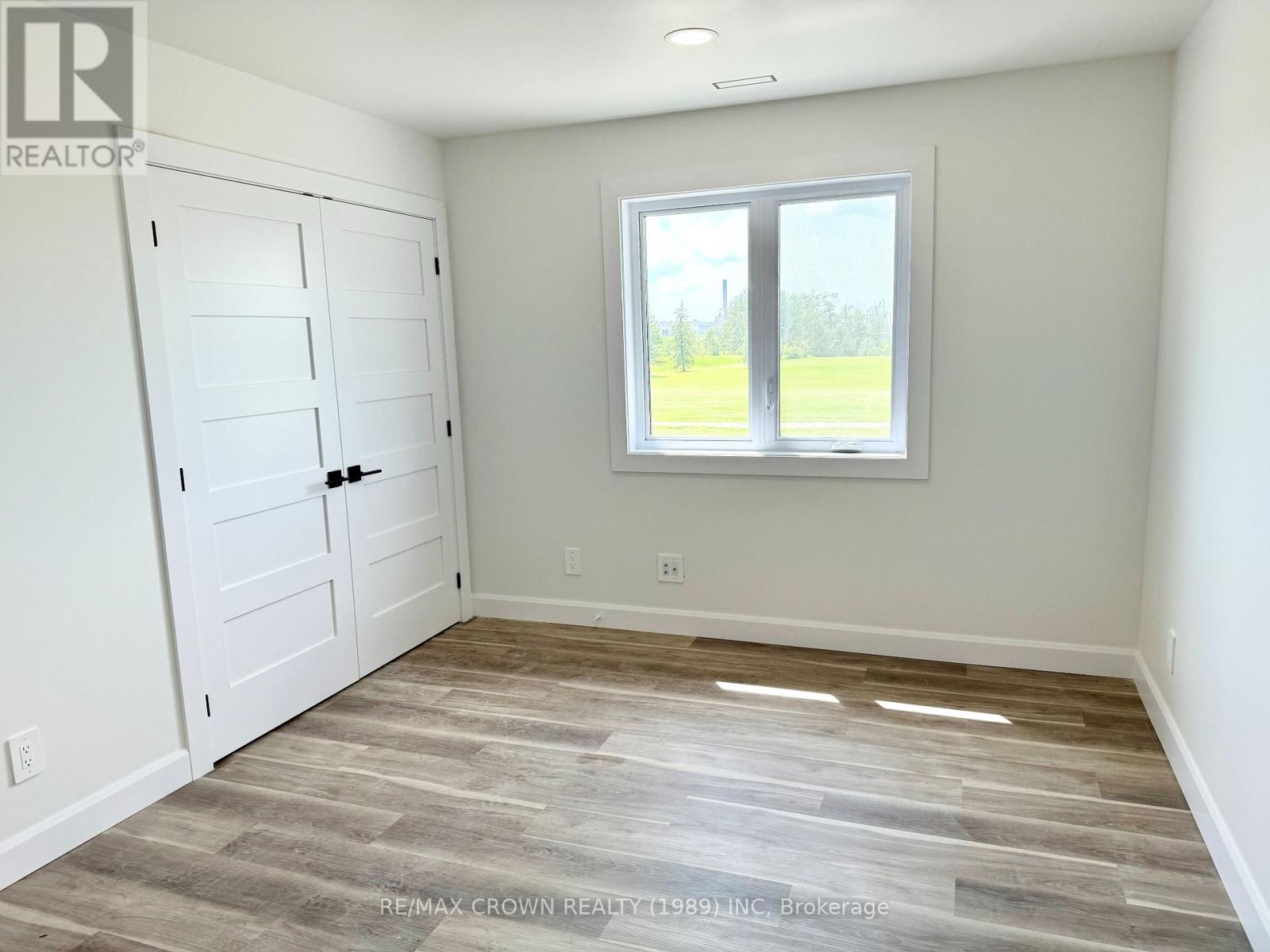 26 Golf Street Property Photo 21