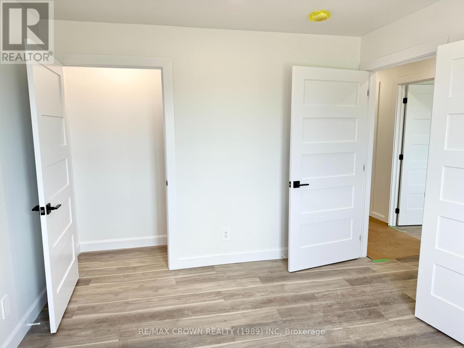 26 Golf Street Property Photo 24