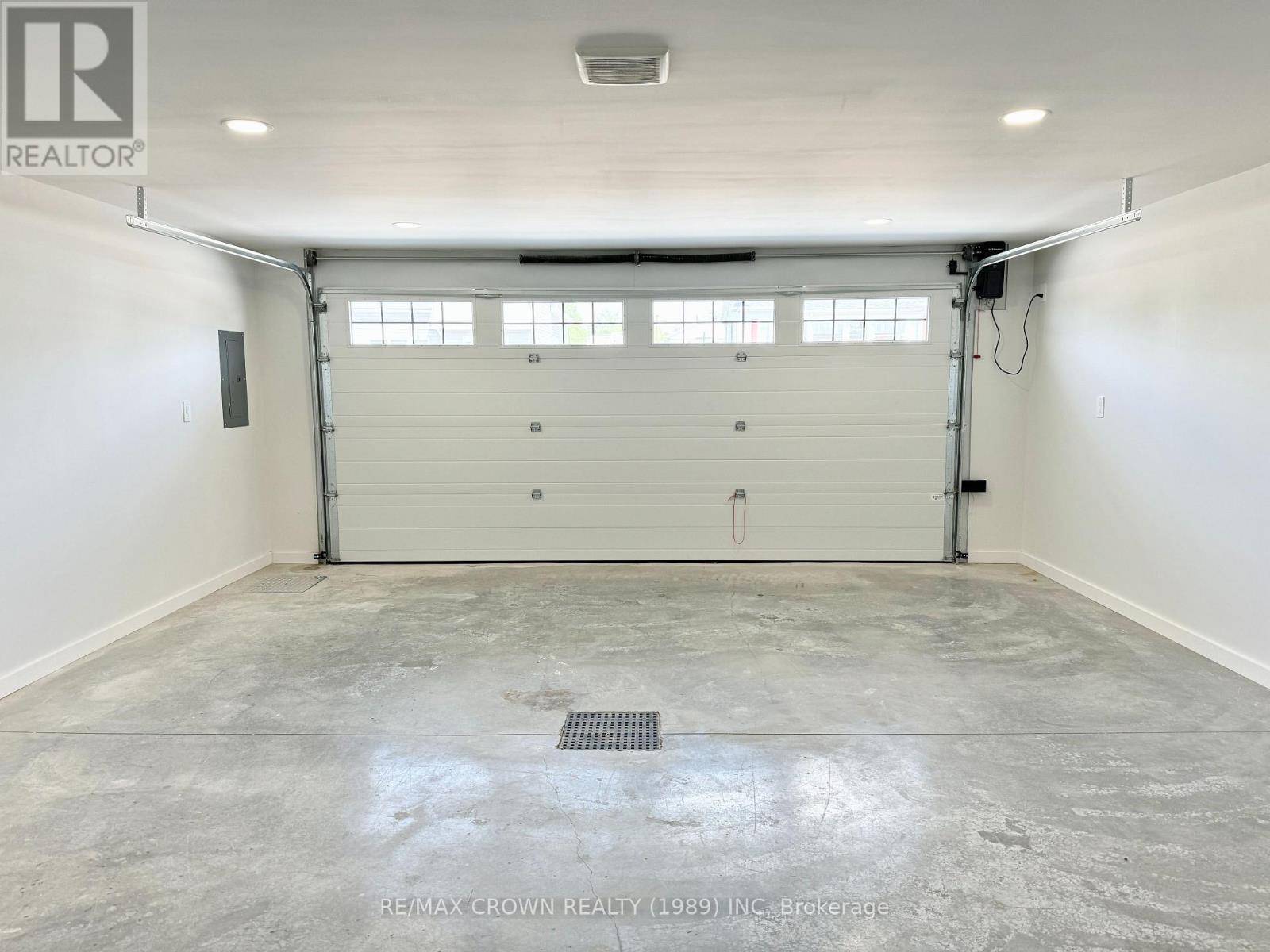 26 Golf Street Property Photo 26