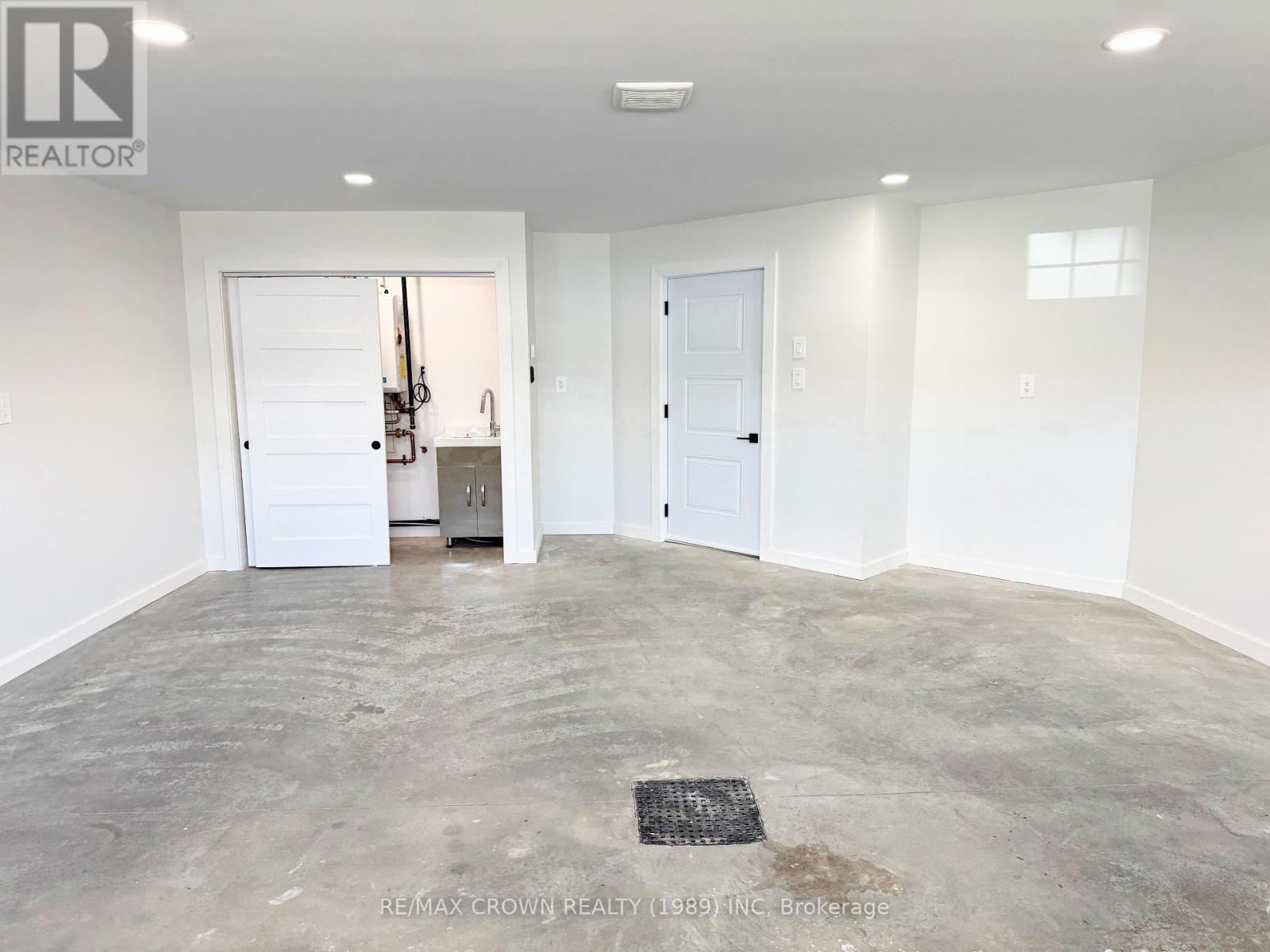 26 Golf Street Property Photo 27