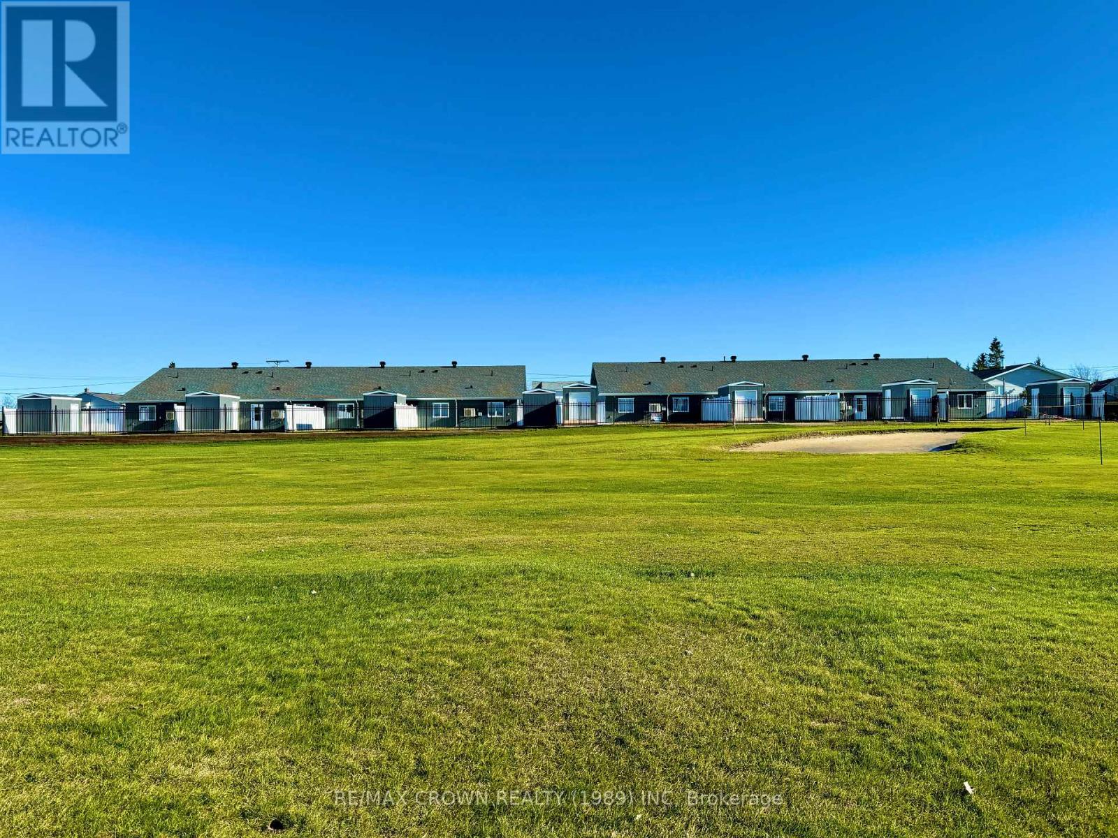 26 Golf Street Property Photo 40