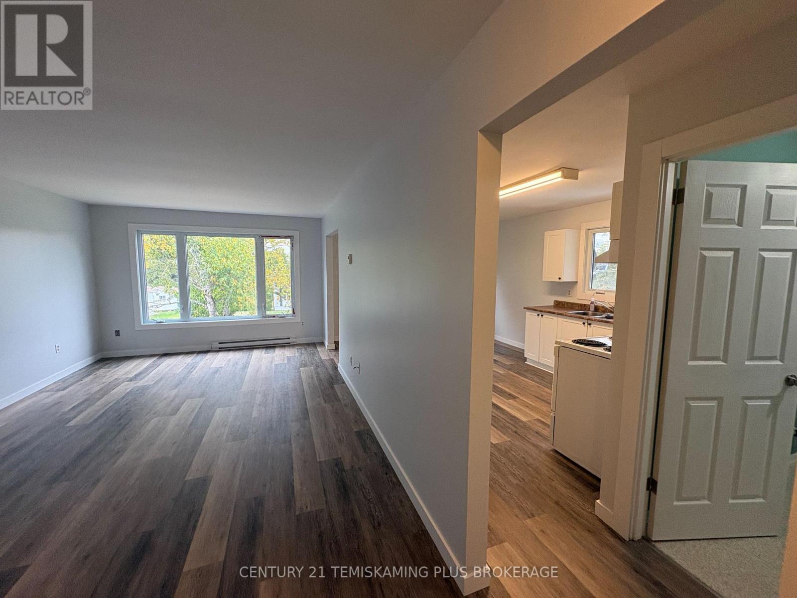 2 Pyrite Street Property Photo 7