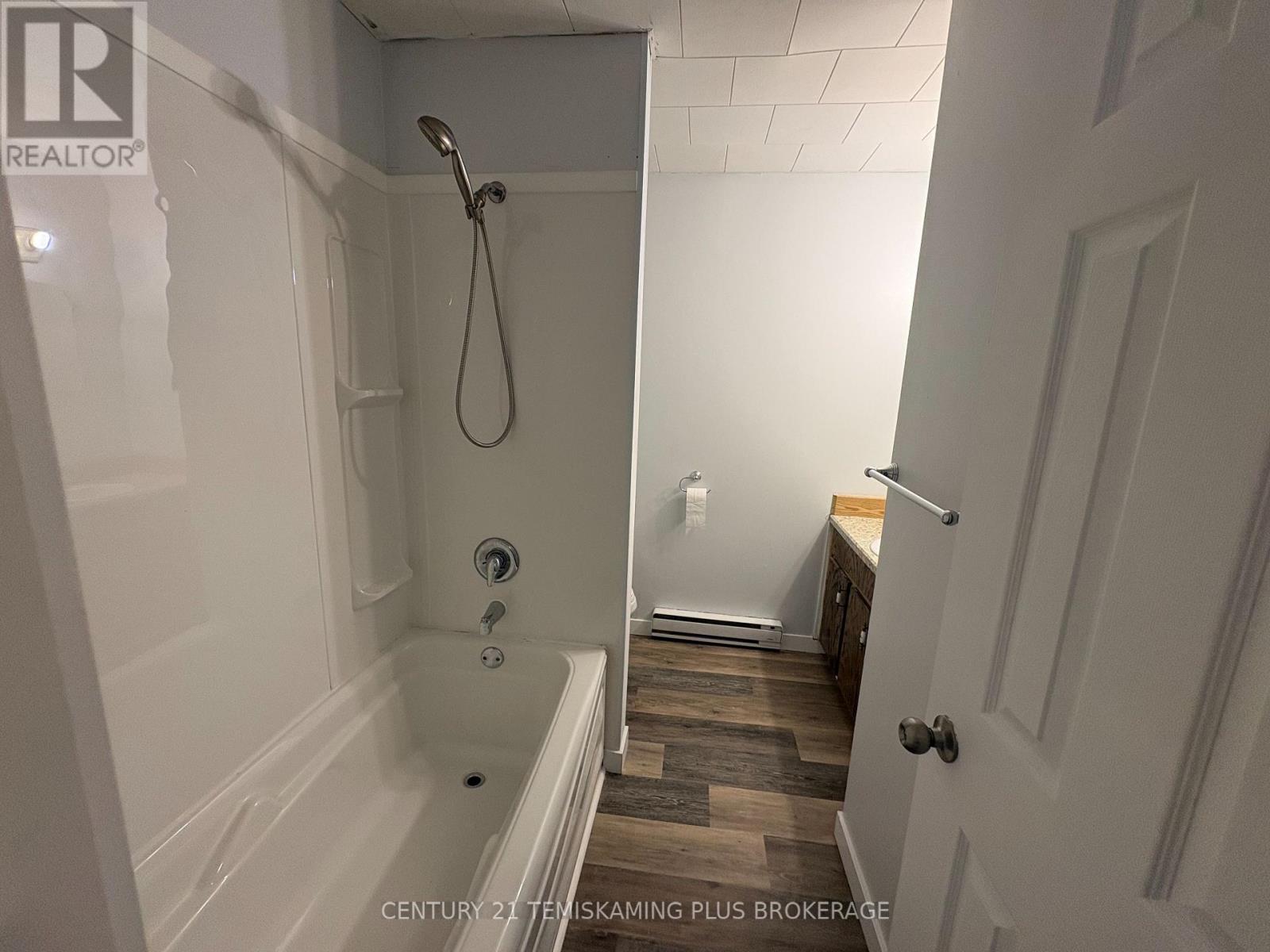 2 Pyrite Street Property Photo 10