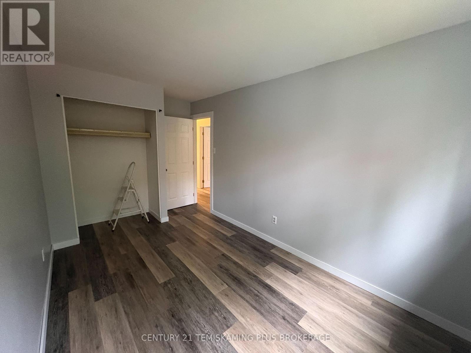 2 Pyrite Street Property Photo 12
