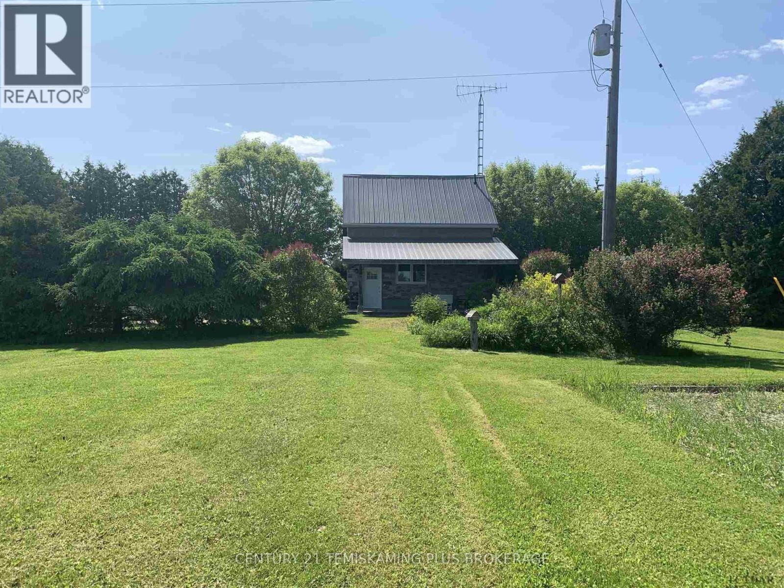 864153 Uno Park Road Property Photo 18