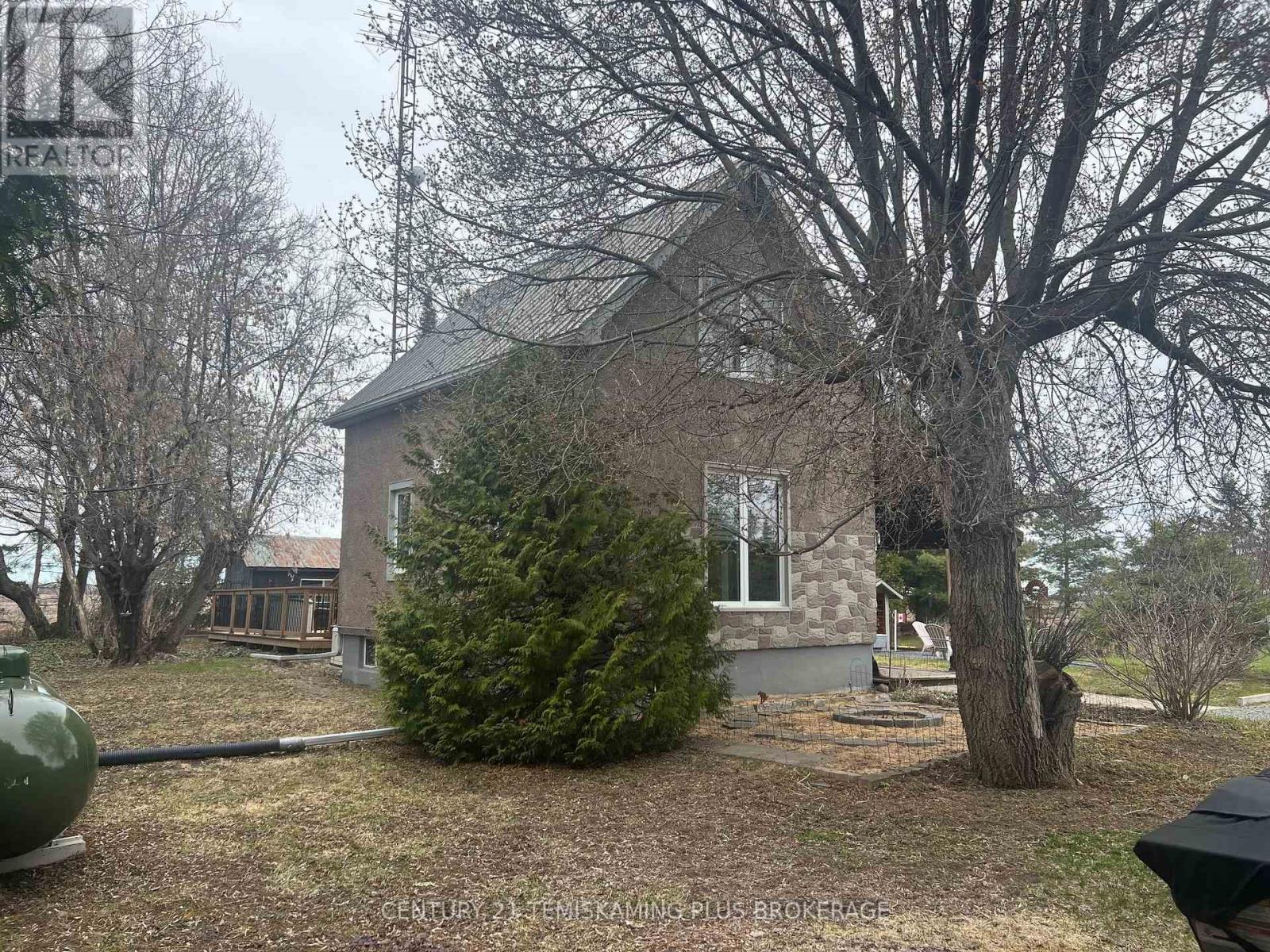 864153 Uno Park Road Property Photo 19