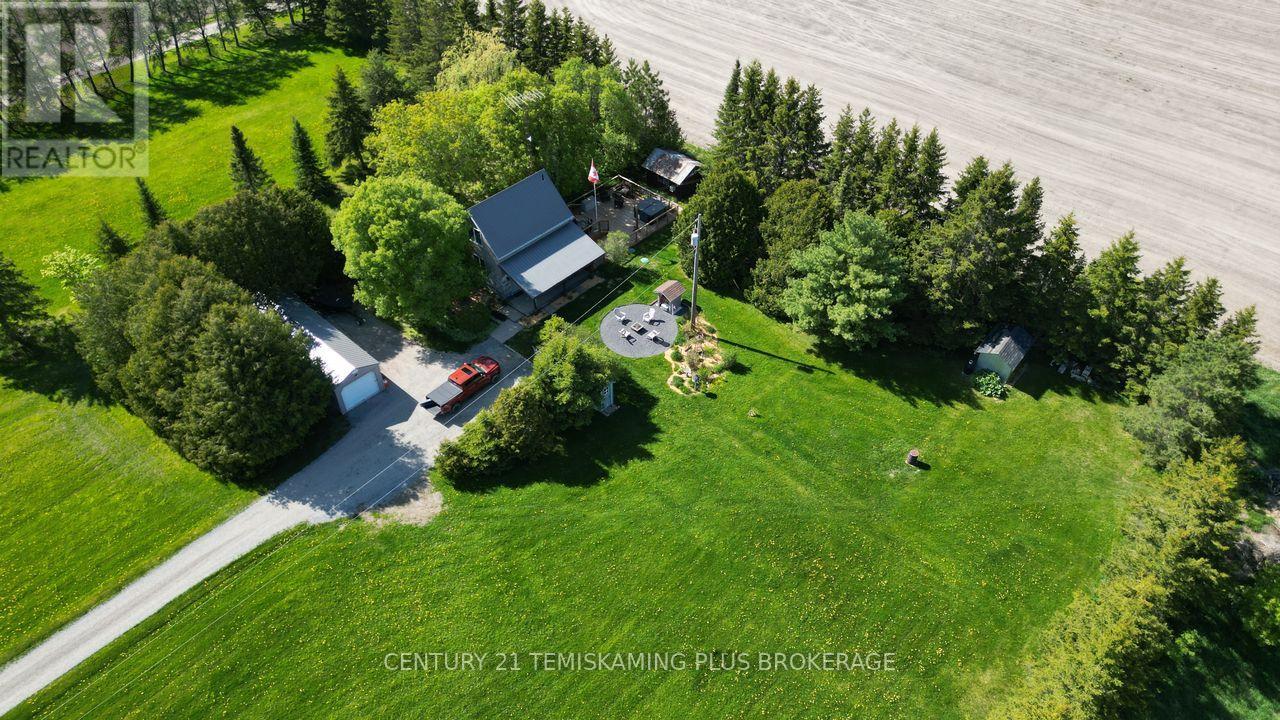 864153 Uno Park Road Property Photo 23
