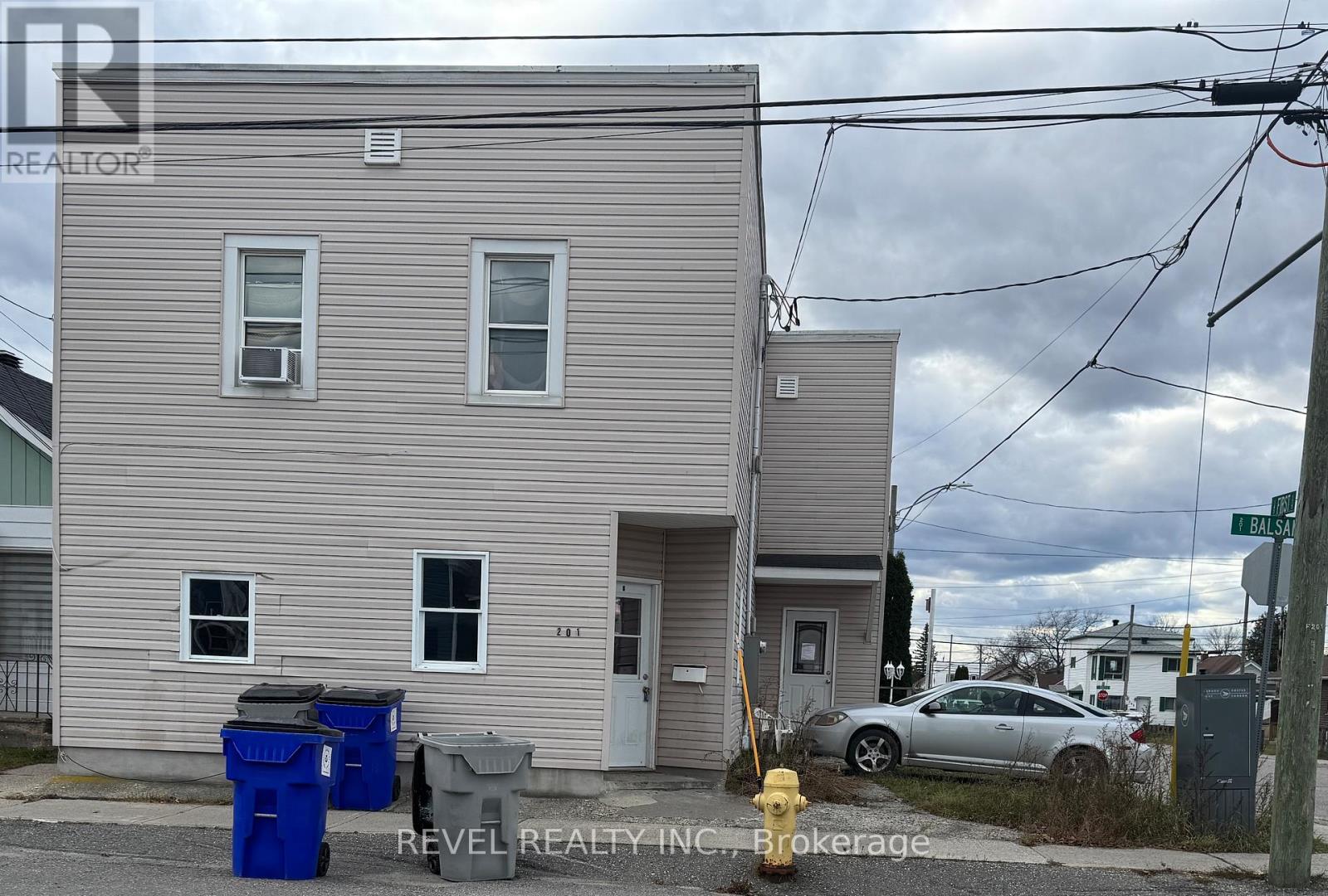 201-203 Balsam Street S Property Photo 3