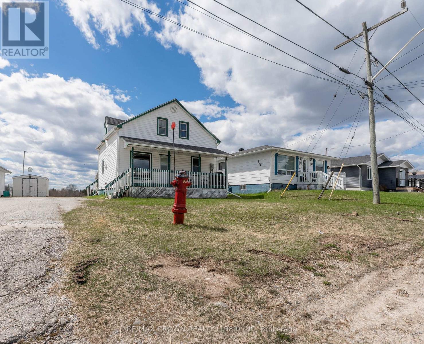 32 Frontenac Crescent Property Photo 1