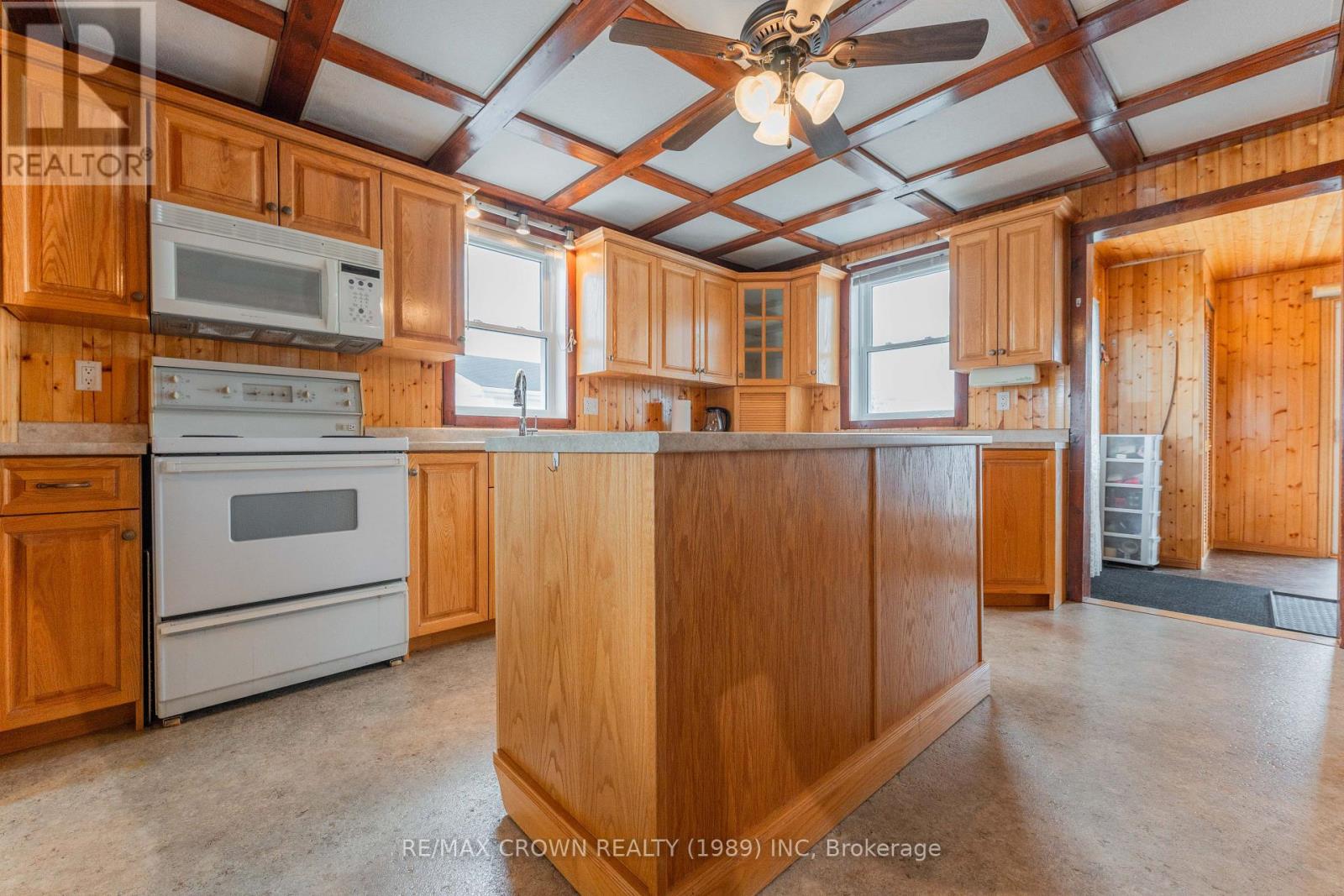 32 Frontenac Crescent Property Photo 12
