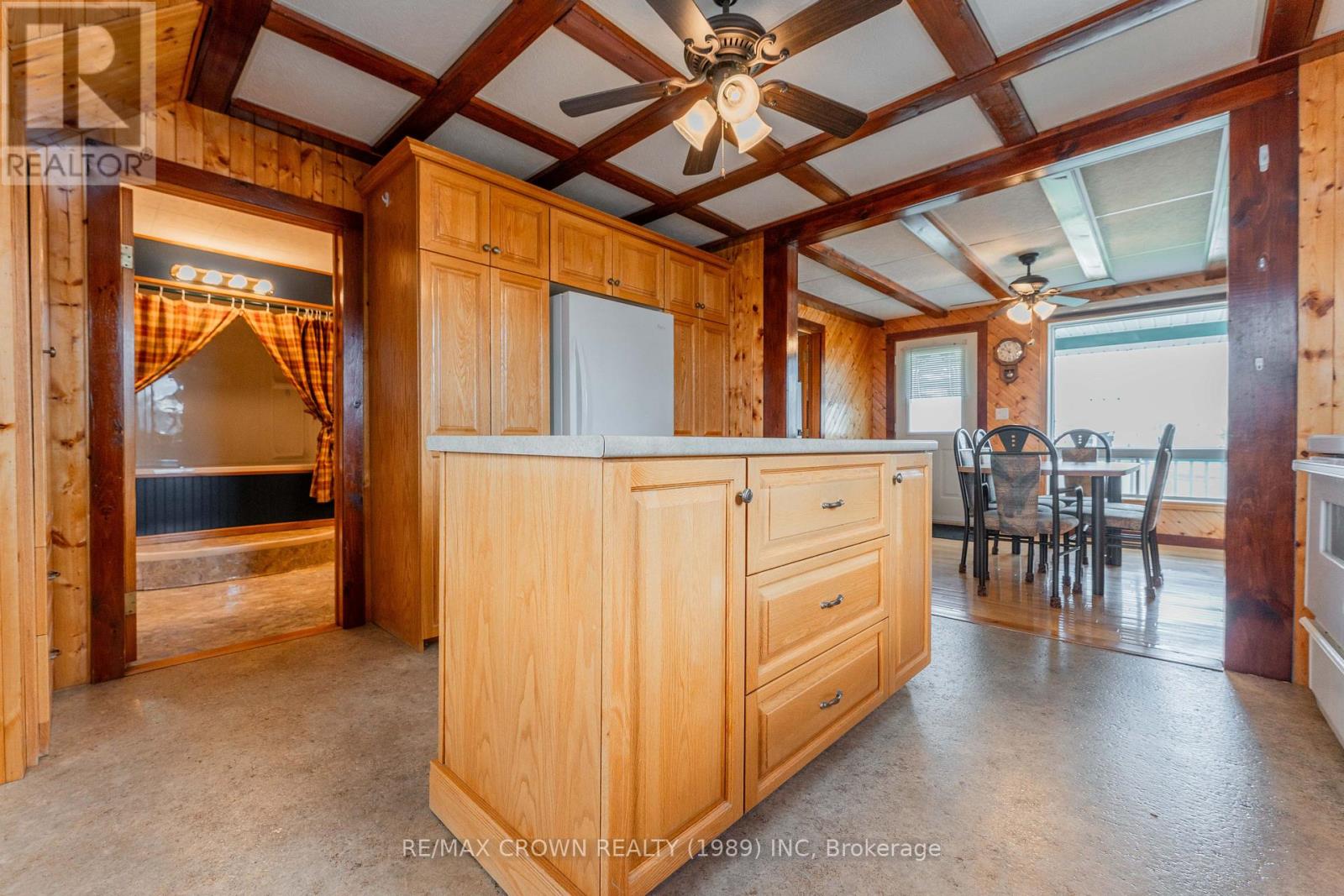 32 Frontenac Crescent Property Photo 15