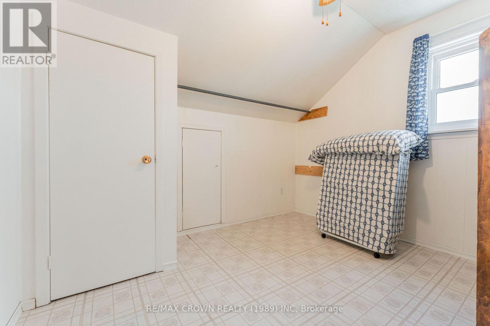 32 Frontenac Crescent Property Photo 27