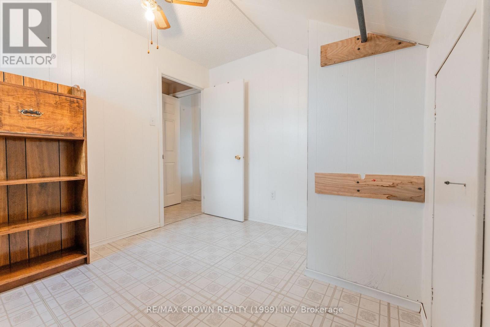 32 Frontenac Crescent Property Photo 28