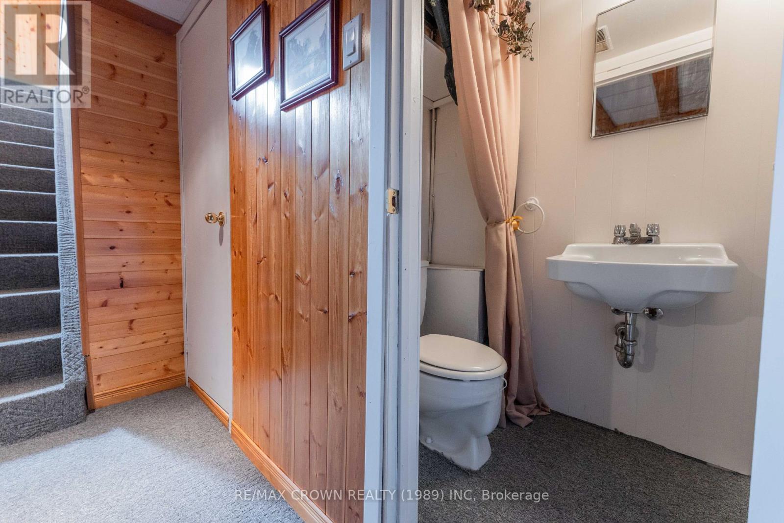 32 Frontenac Crescent Property Photo 43