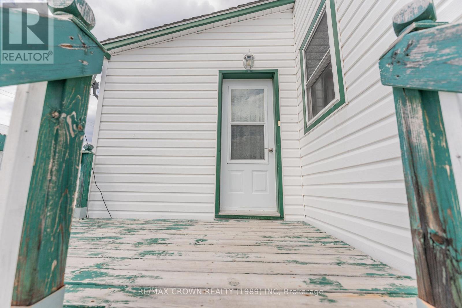 32 Frontenac Crescent Property Photo 44