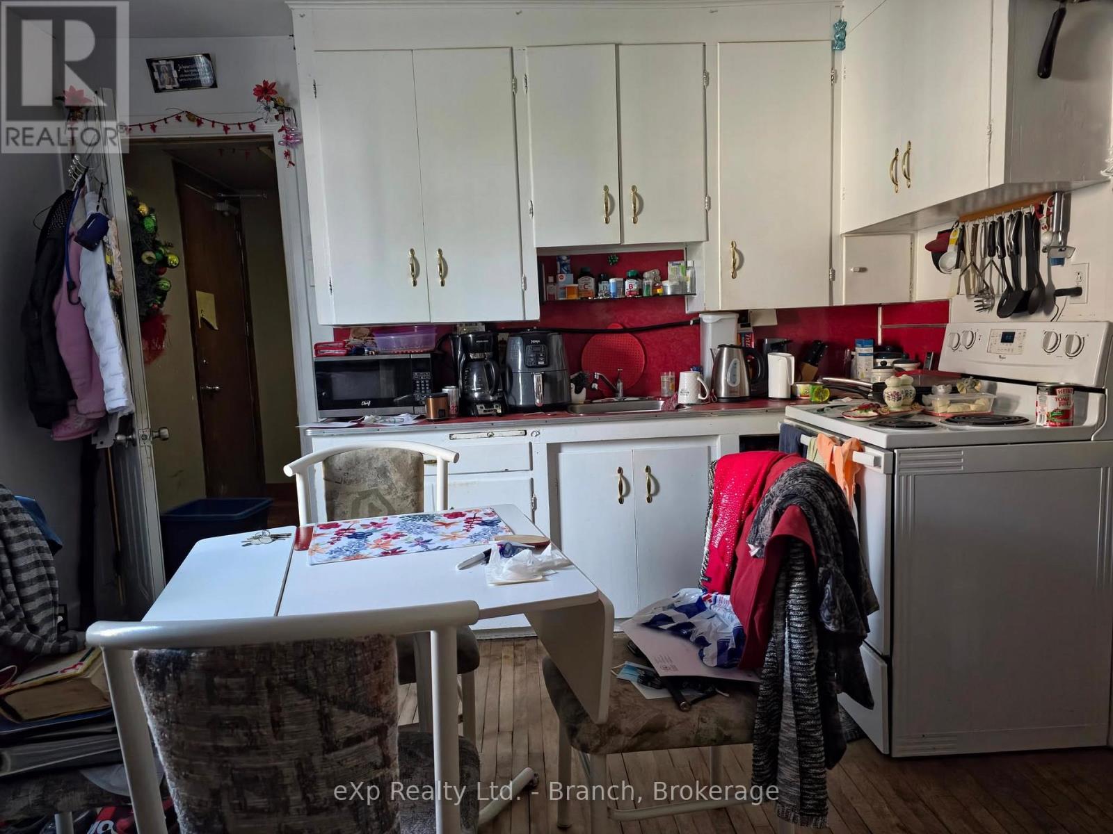 51 Hudson Bay Avenue Property Photo 6