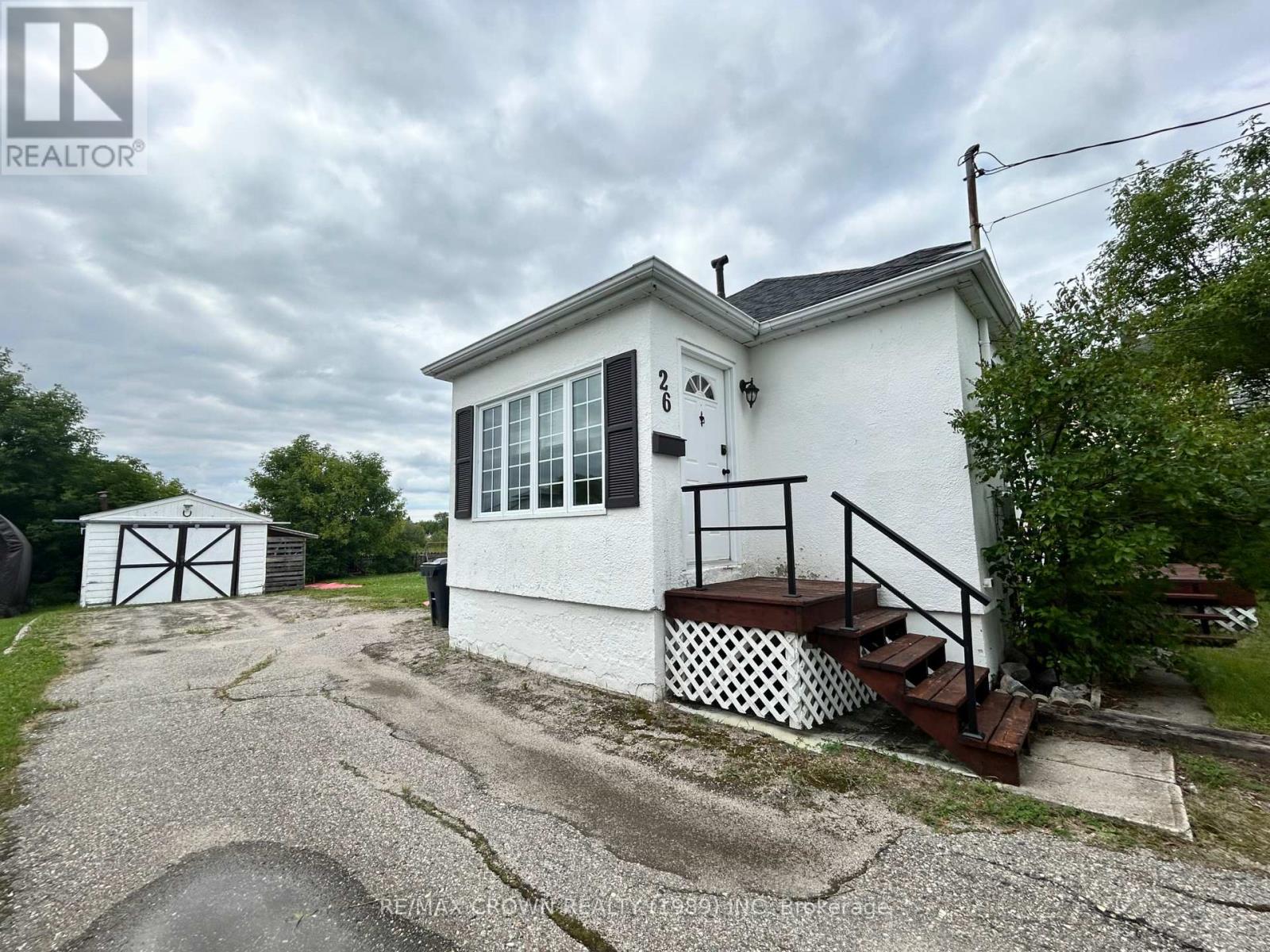 26 Frontenac Crescent Property Photo 2