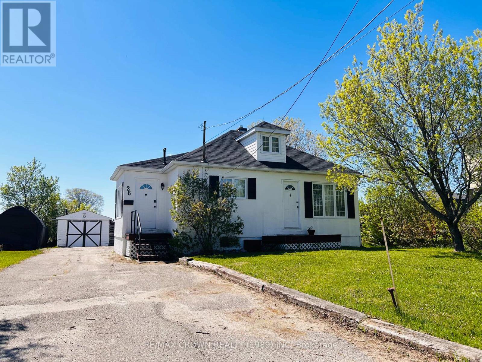 26 Frontenac Crescent Property Photo 3