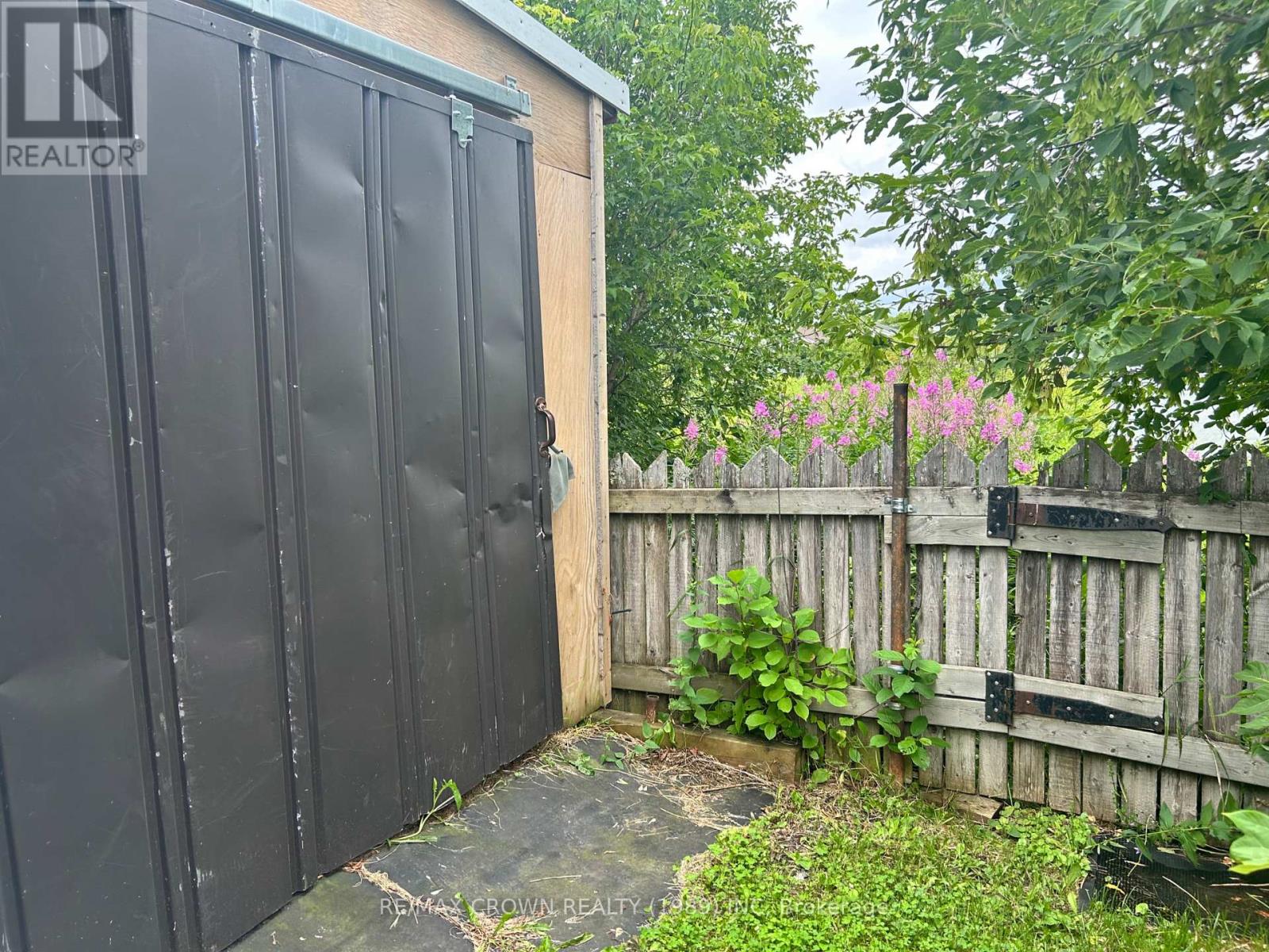 26 Frontenac Crescent Property Photo 10