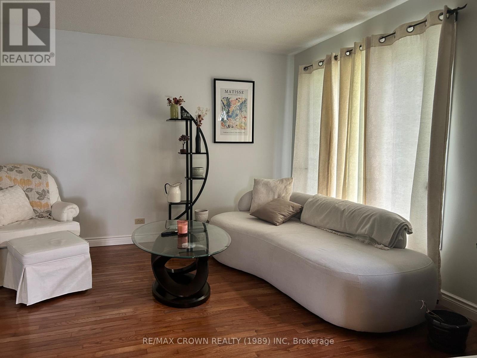 26 Frontenac Crescent Property Photo 18