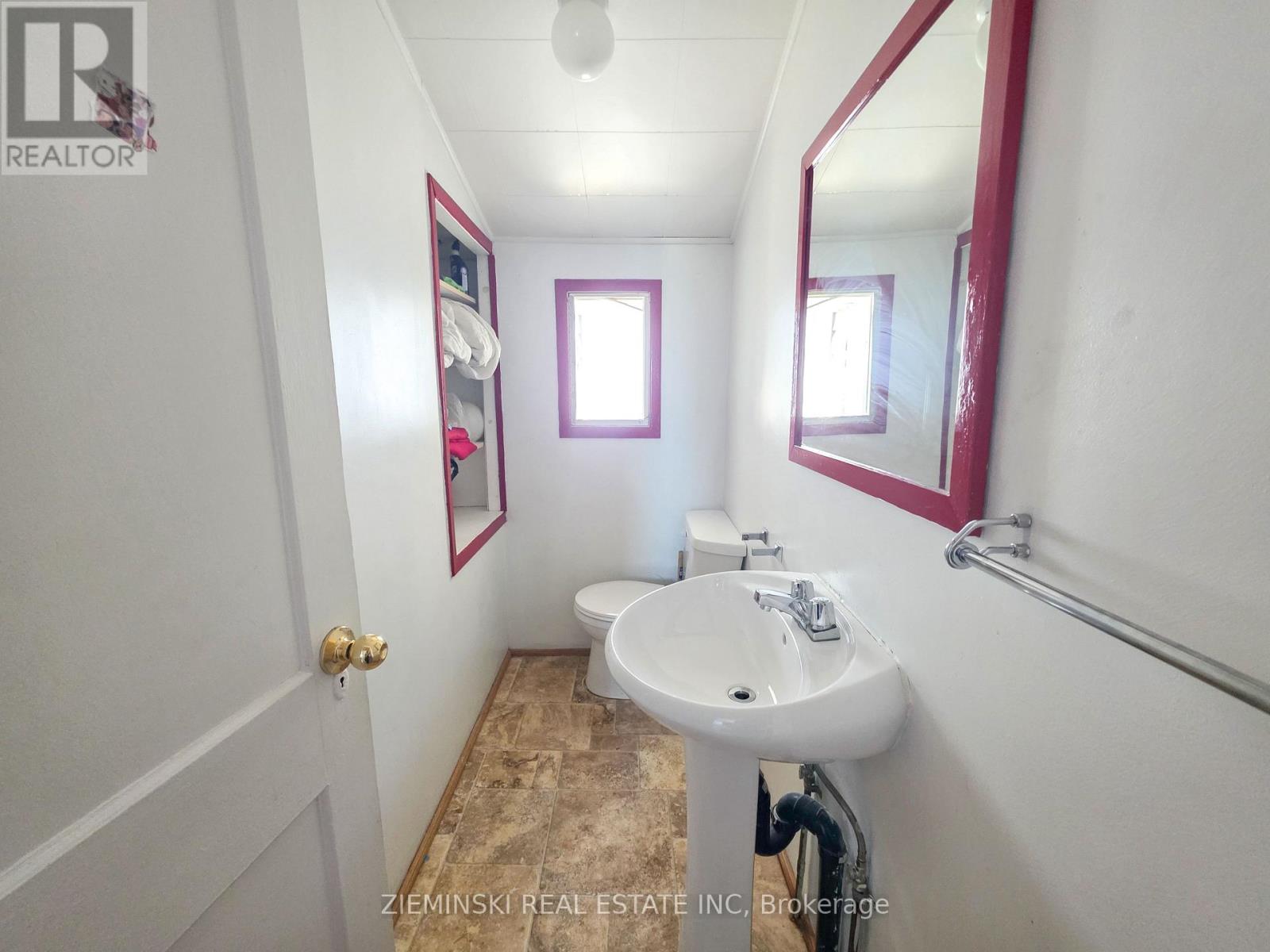 115 Pollock Street Property Photo 7