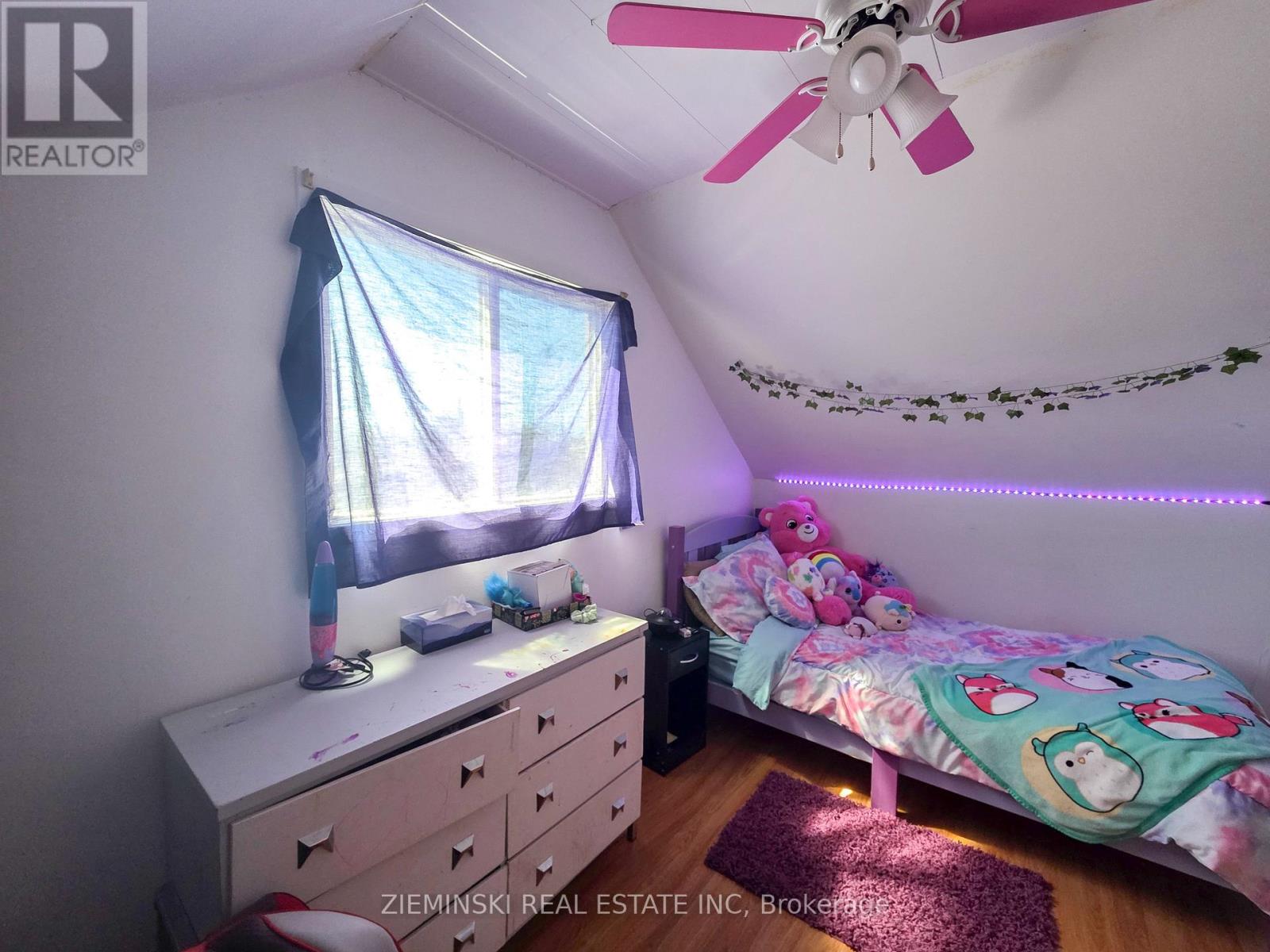 115 Pollock Street Property Photo 8