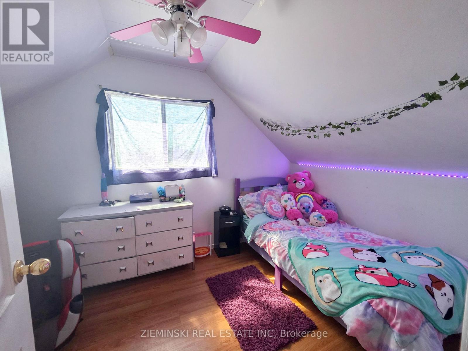 115 Pollock Street Property Photo 9
