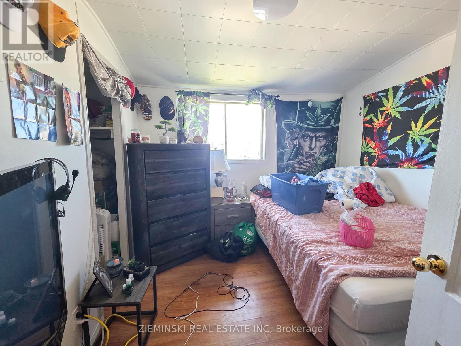 115 Pollock Street Property Photo 10