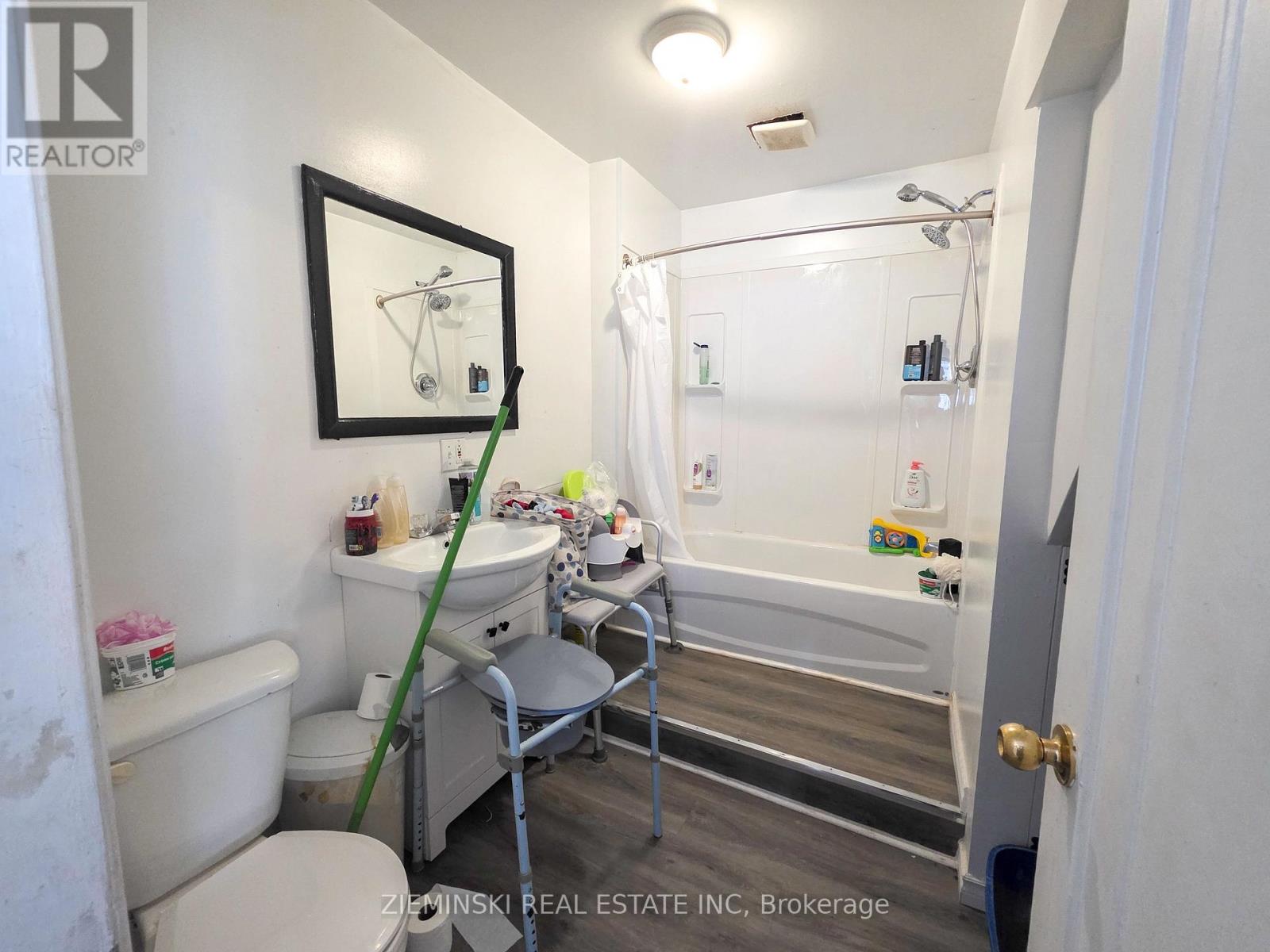 115 Pollock Street Property Photo 16