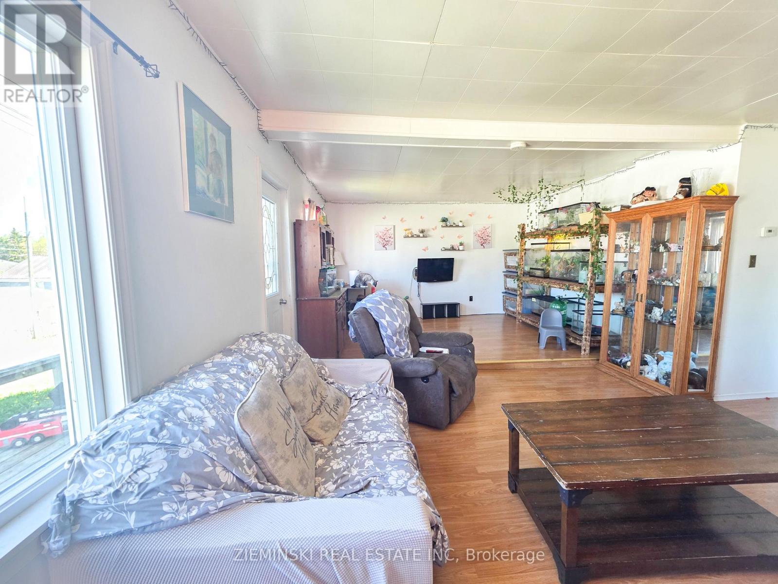 115 Pollock Street Property Photo 17