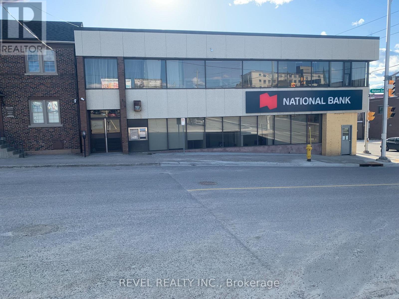 7 Balsam Street S Property Photo 1